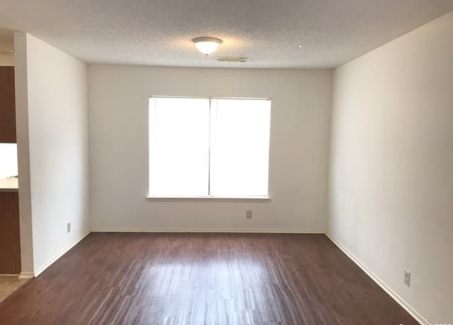 rental at 8115  Grimchester in Converse, TX — photo 2