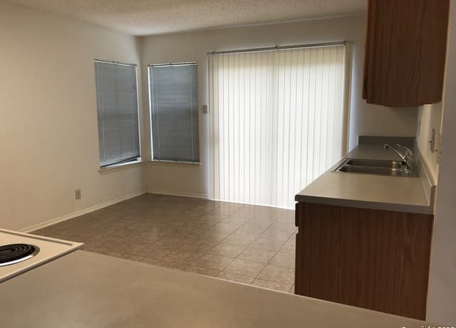rental at 8115  Grimchester in Converse, TX — photo 4