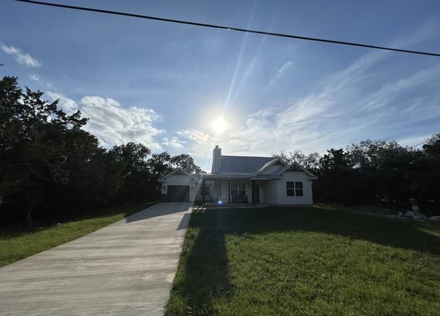 rental at 968  Marlys Ave in Canyon Lake, TX — photo 4