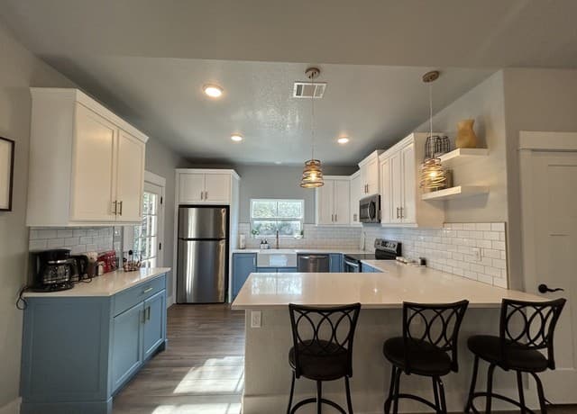 rental at 968  Marlys Ave in Canyon Lake, TX — photo 5