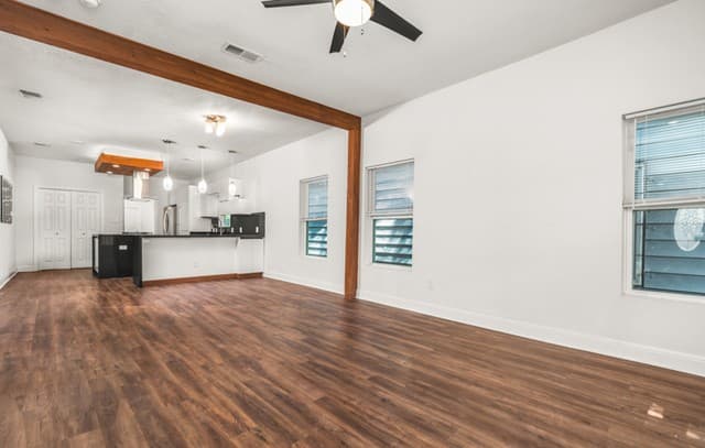 rental at 115  Saint Charles in San Antonio, TX — photo 5