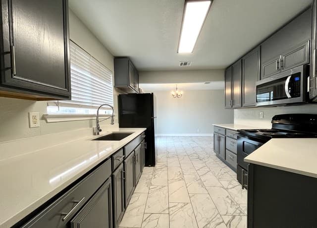 rental at 3710  Candleglenn in San Antonio, TX — photo 5