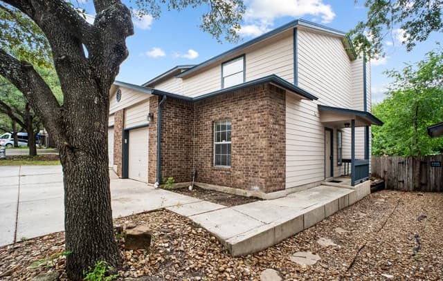 rental at 6054  Bantry Bay in San Antonio, TX — photo 3
