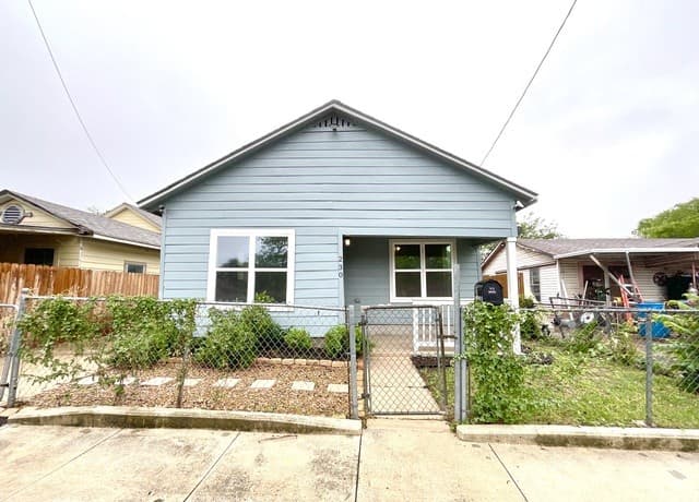 rental at 230  Micklejohn in San Antonio, TX — photo 2