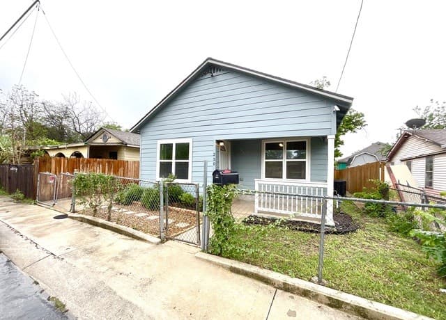 rental at 230  Micklejohn in San Antonio, TX — photo 3