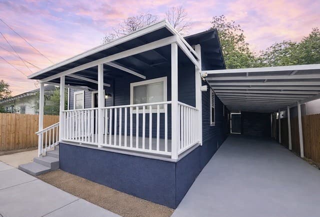 rental at 105  Dewitt in San Antonio, TX — photo 2