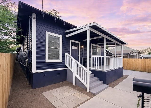 rental at 105  Dewitt in San Antonio, TX — photo 4