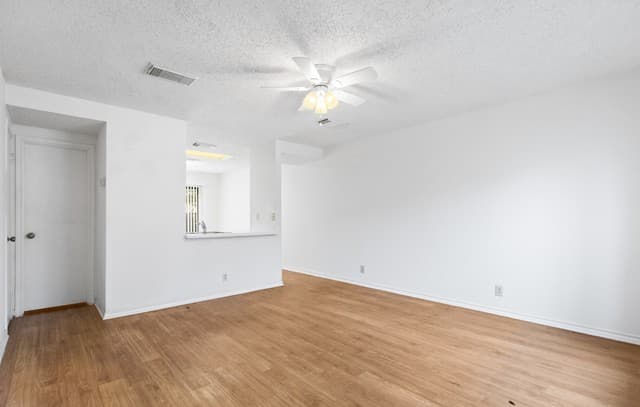 rental at 5011  River Kenton in San Antonio, TX — photo 5