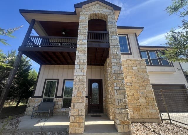 rental at 618  Wagon Wheel Dr in Canyon Lake, TX — photo 2