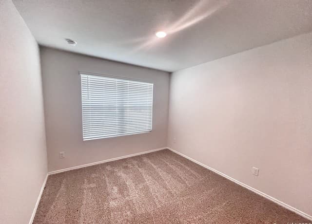 rental at 1644  Layne Loop in New Braunfels, TX — photo 3
