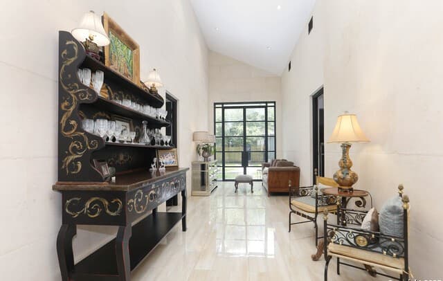 rental at 182 E Edgewood Pl in Alamo Heights, TX — photo 4