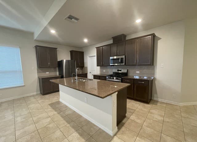 rental at 2241  Windswept Way in New Braunfels, TX — photo 5