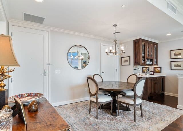 rental at 4242  Broadway Street Unit 802 in San Antonio, TX — photo 2