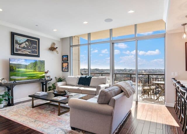 rental at 4242  Broadway Street Unit 802 in San Antonio, TX — photo 3