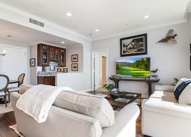 rental at 4242  Broadway Street Unit 802 in San Antonio, TX — photo 4