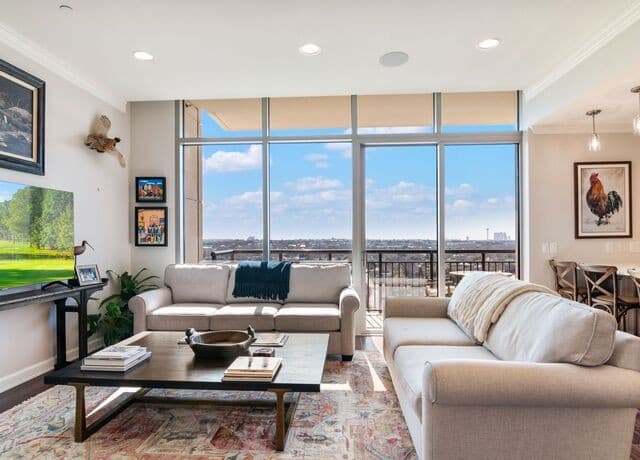 rental at 4242  Broadway Street Unit 802 in San Antonio, TX — photo 5