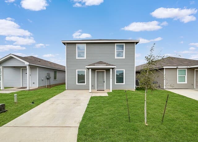 rental at 6914 Dorato Ridge in Elmendorf TX