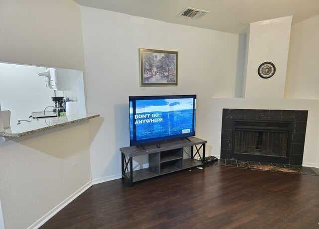 rental at 4111  Sunrise Terrace in San Antonio, TX — photo 3