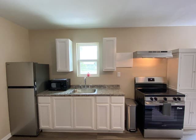 rental at 107 W Jewell St Unit BLDG B in San Antonio, TX — photo 5