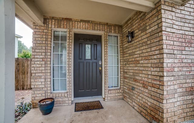 rental at 10626  Cat Mtn in San Antonio, TX — photo 4