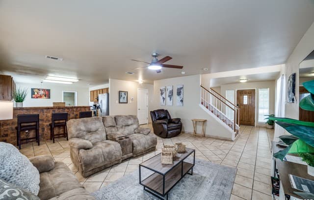 rental at 10626  Cat Mtn in San Antonio, TX — photo 5