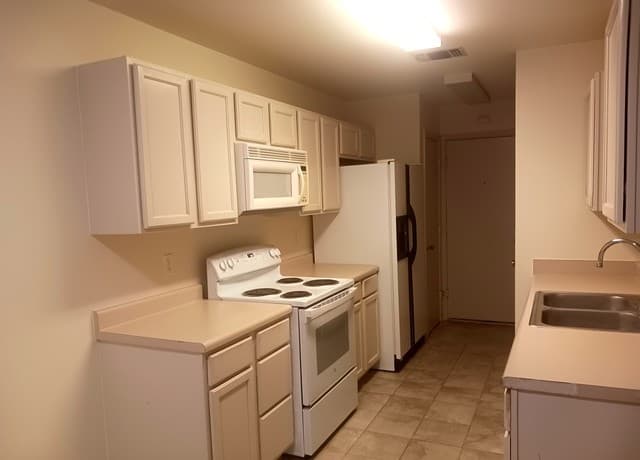 rental at 7719  Rustic Park in San Antonio, TX — photo 4