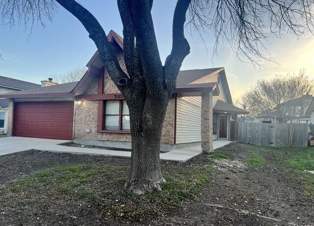 rental at 7027  Elk Trail in San Antonio, TX — photo 2