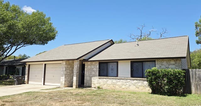 rental at 3043  Timber View in San Antonio, TX — photo 3