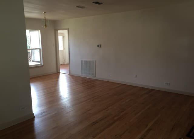 rental at 1204  Wiltshire Ave in Terrell Hills, TX — photo 3