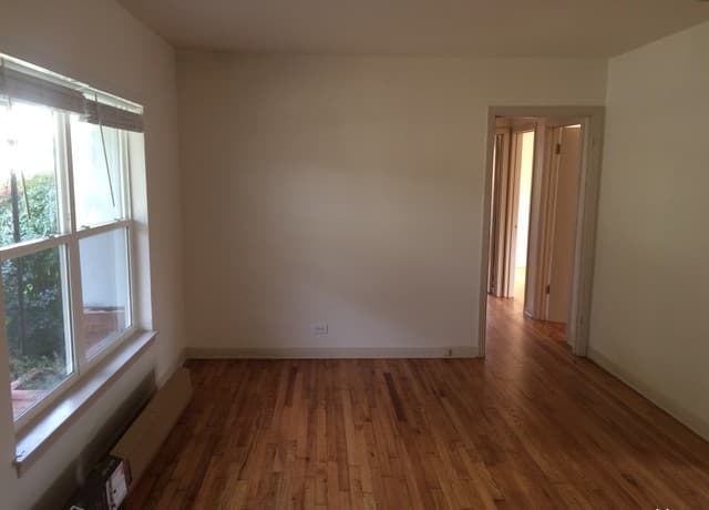 rental at 1204  Wiltshire Ave in Terrell Hills, TX — photo 5
