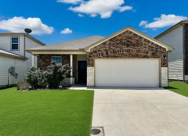 rental at 452  Holly Bush in New Braunfels, TX — photo 3