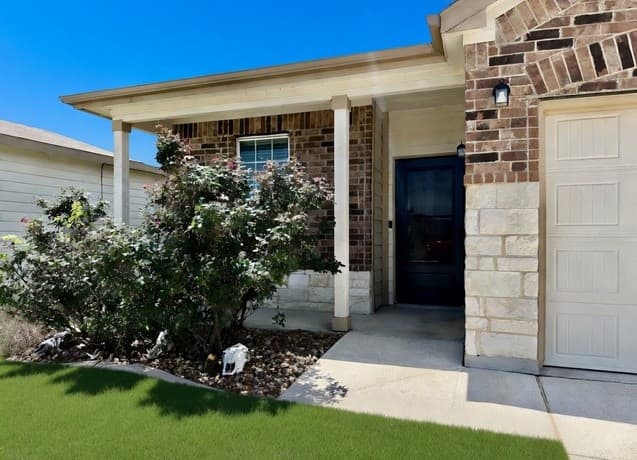 rental at 452  Holly Bush in New Braunfels, TX — photo 4