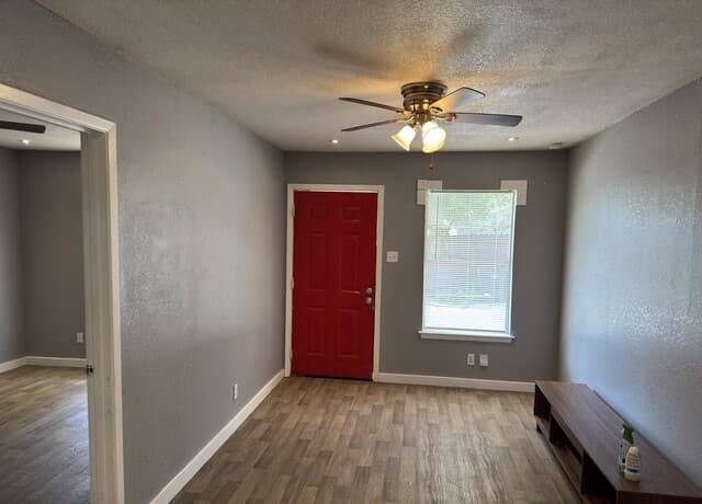 rental at 3614  Neer Unit 7 in San Antonio, TX — photo 2