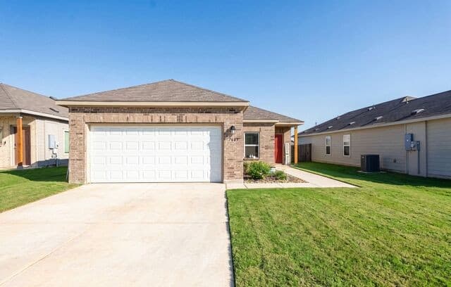 rental at 7663  Stud Dr. in Elmendorf, TX — photo 2