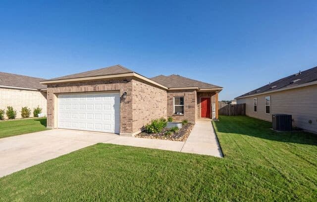 rental at 7663  Stud Dr. in Elmendorf, TX — photo 3