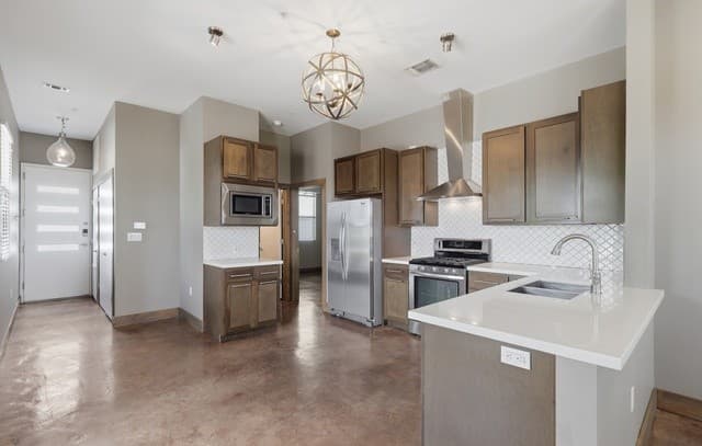 rental at 1542 N Alamo St Unit 201 in San Antonio, TX — photo 3