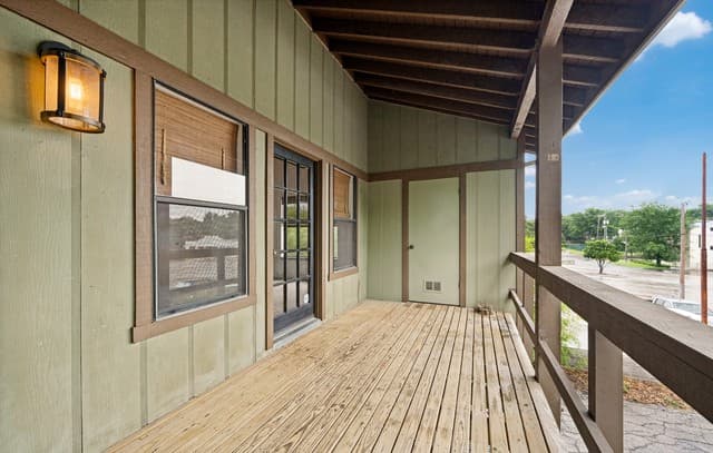 rental at 415  Albany Unit F in Alamo Heights, TX — photo 4