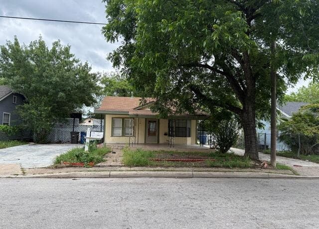 rental at 122  Tipton in San Antonio, TX — photo 1