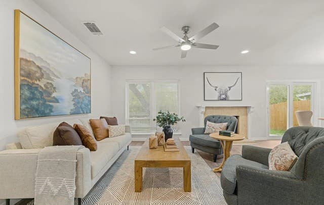 rental at 10223  Flatland Trl in Converse, TX — photo 3