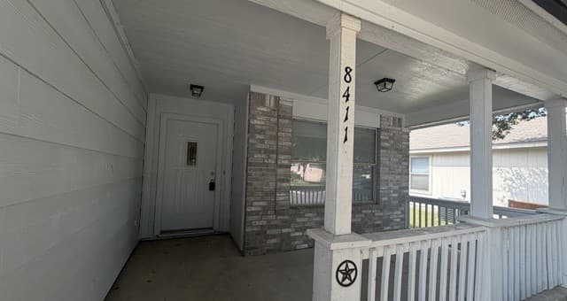 rental at 8411  Crinum Lily Dr in Converse, TX — photo 2