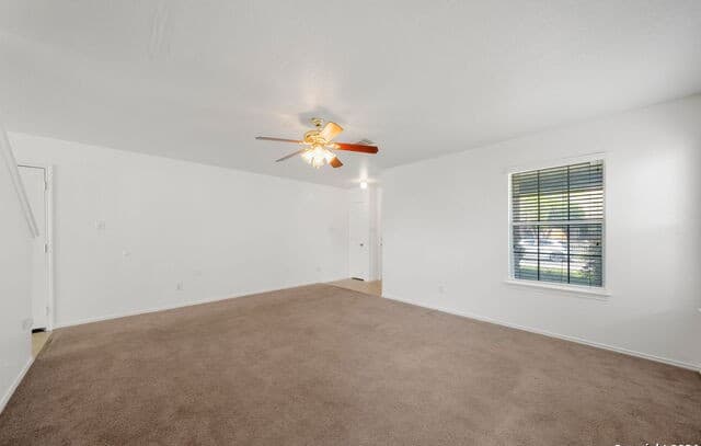 rental at 7  Kenrock Rdg in San Antonio, TX — photo 4