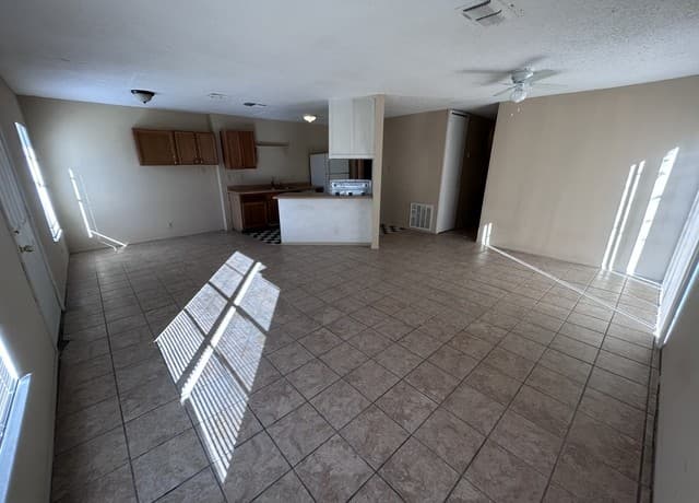 2-bedroom rental at 7809 Sarepto in San Antonio, TX — photo 2