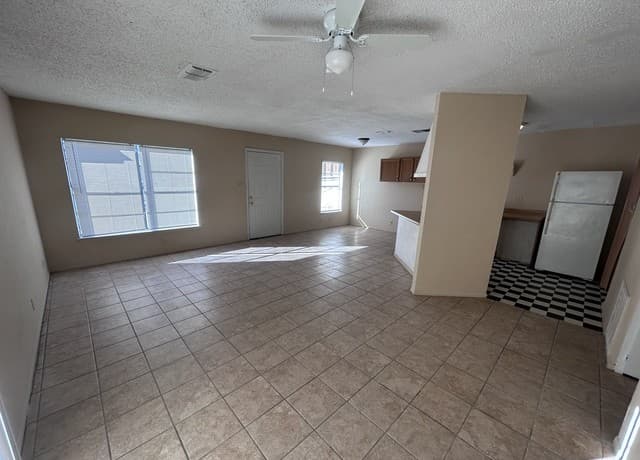 2-bedroom rental at 7809 Sarepto in San Antonio, TX — photo 3