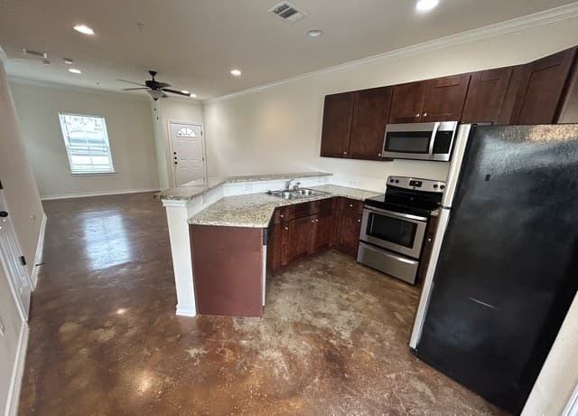 rental at 622  Meadow Arbor Ln Unit 1 in Universal City, TX — photo 3