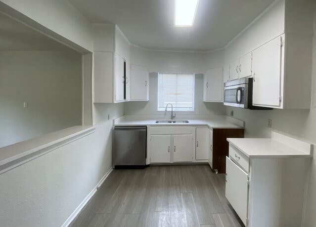 rental at 158  Weizmann St in San Antonio, TX — photo 2
