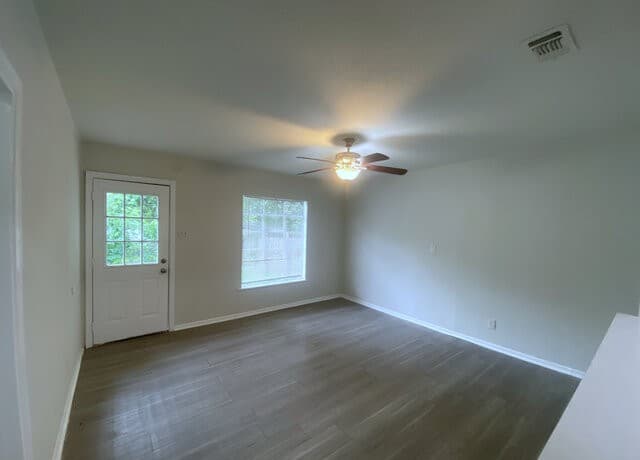 rental at 158  Weizmann St in San Antonio, TX — photo 3