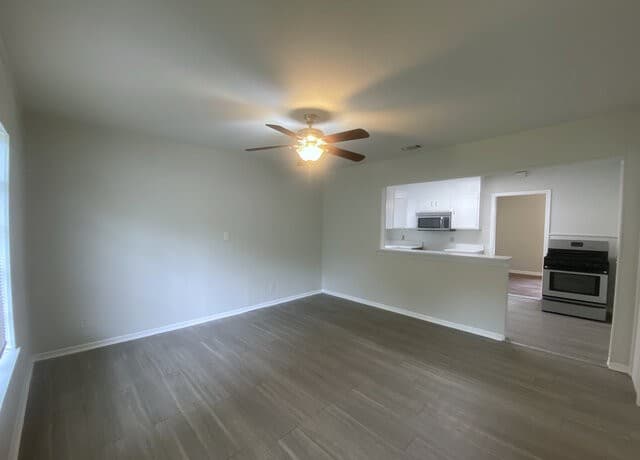 rental at 158  Weizmann St in San Antonio, TX — photo 4
