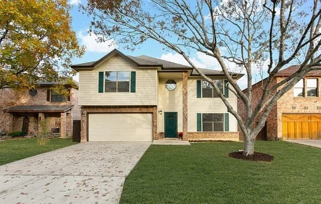 rental at 13130  Regency Bnd in San Antonio, TX — photo 1