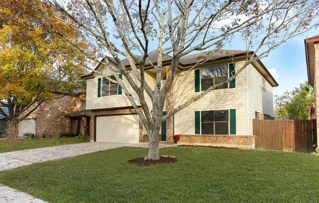 rental at 13130  Regency Bnd in San Antonio, TX — photo 2