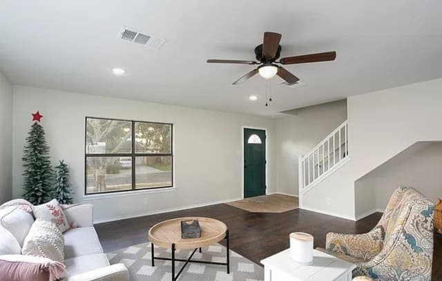 rental at 13130  Regency Bnd in San Antonio, TX — photo 5